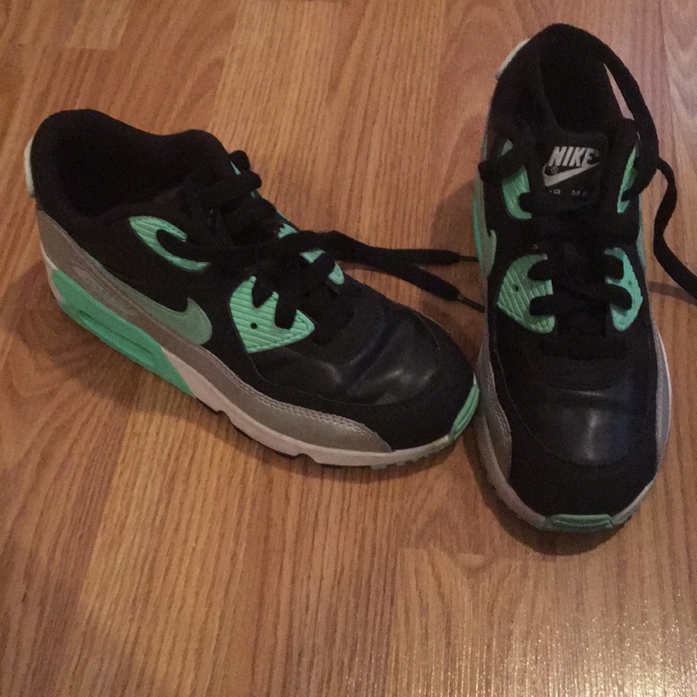Kids size1 Nike air max